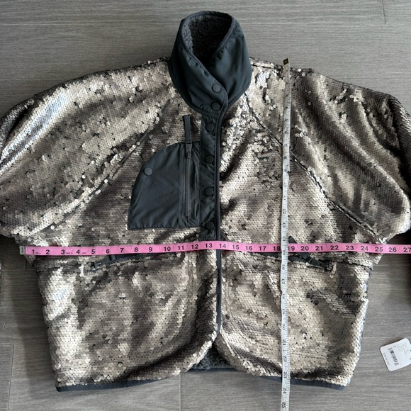 NWT Free People Movement Hit The Slopes Sequin Jacket S Silver Metallic Sherpa - Picture 16 of 16